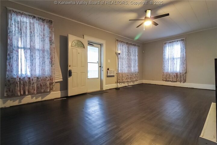 Property Photo:  510 21st Street W  WV 25387 