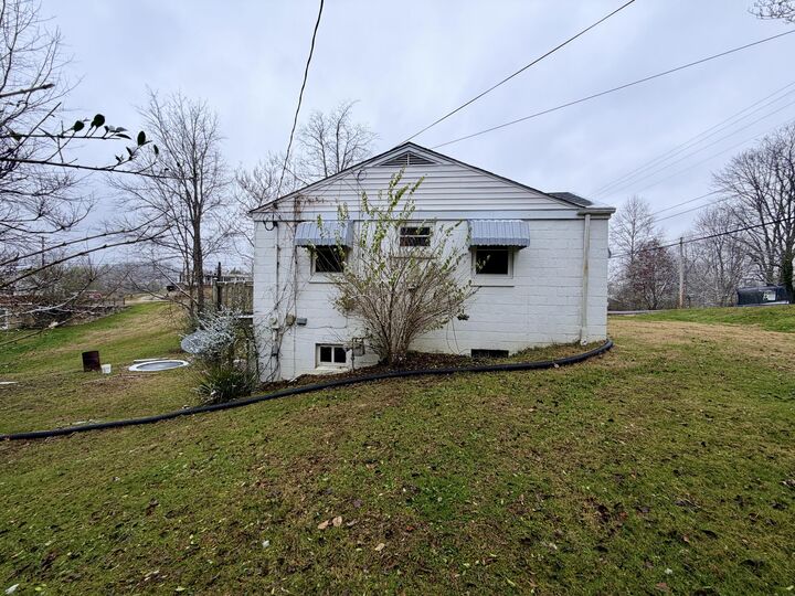Property Photo:  533 Mc Guire Avenue  KY 41311 