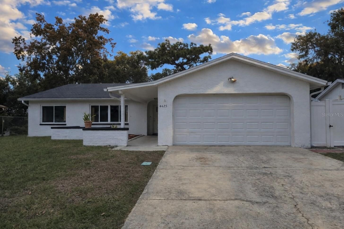 Property Photo:  4425 Black Fox Drive  FL 34653 