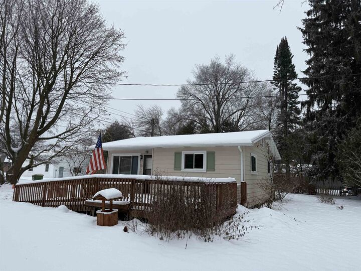 Property Photo:  221 N Antler Street  MI 48624 