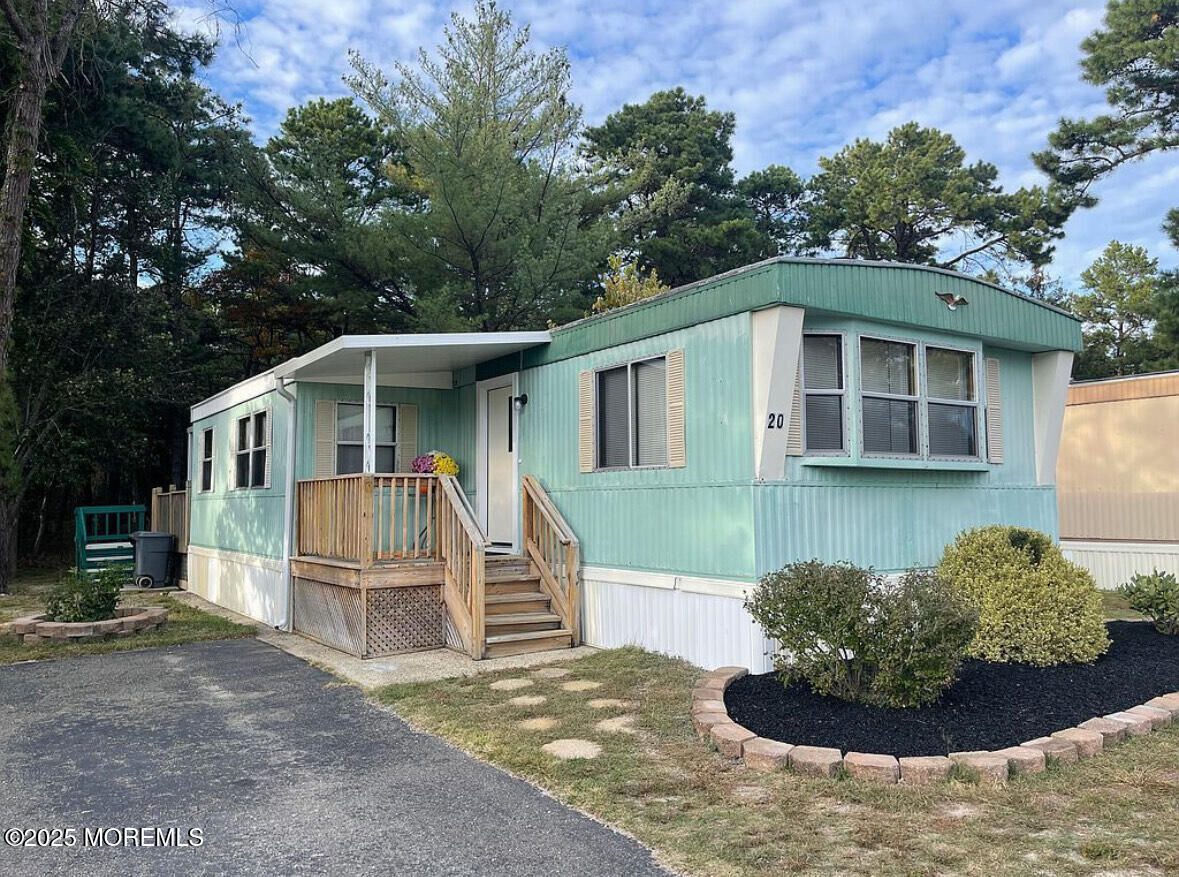 Property Photo:  20 Eagle Drive  NJ 08759 