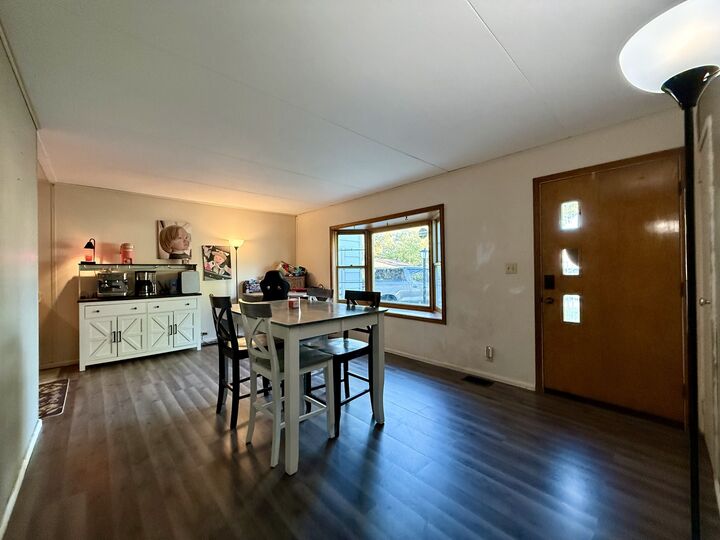 Property Photo:  301 S Walnut Street  IL 61727 