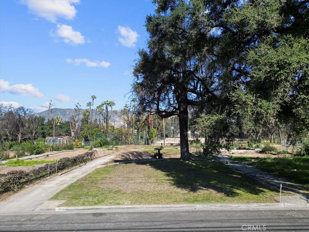 Property Photo:  215 E Calaveras  CA 91001 