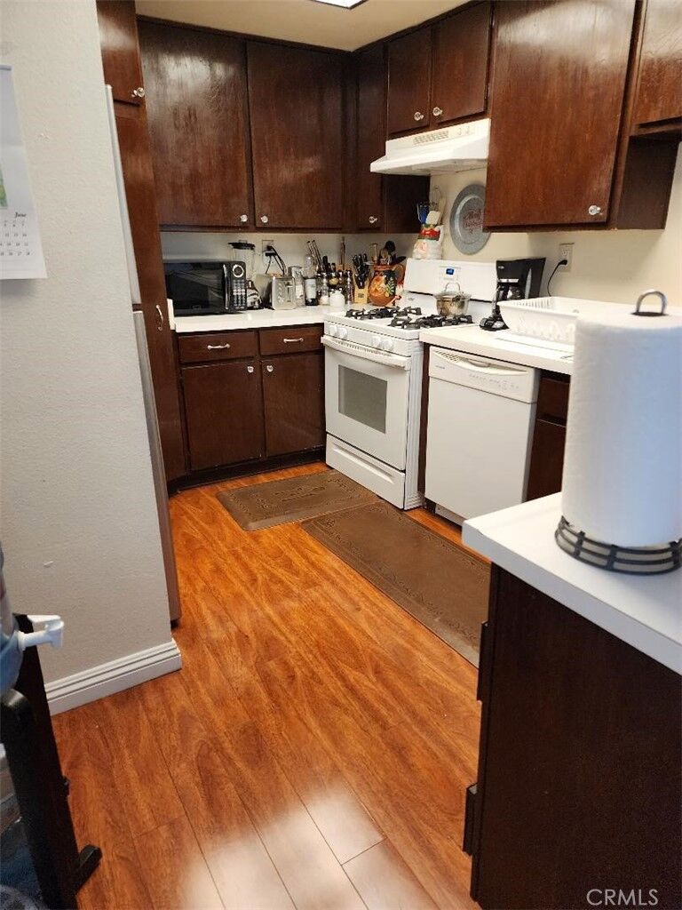 Property Photo:  15116 S Raymond Avenue 104  CA 90247 