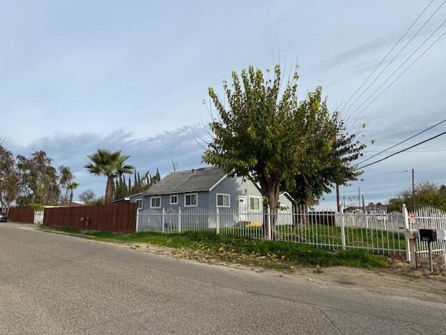 Property Photo:  16286 Letteau Avenue  CA 95315 