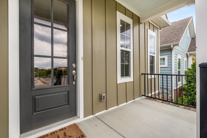 Property Photo:  2053 Kirkwall Dr  TN 37135 