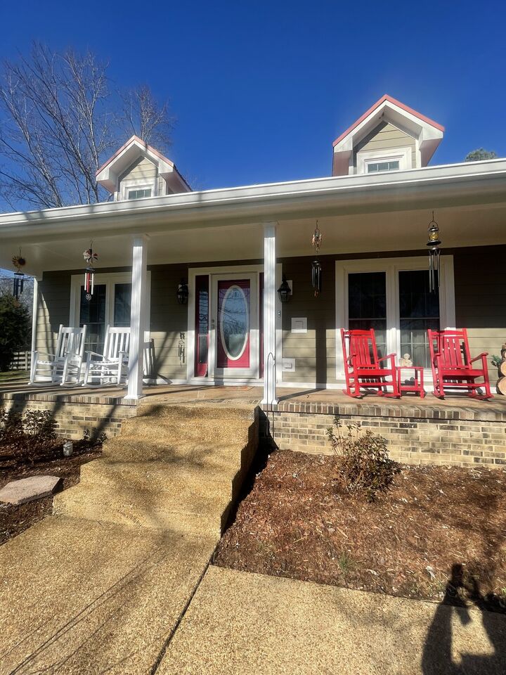 Property Photo:  3692 Neeley Hollow Rd  TN 38401 