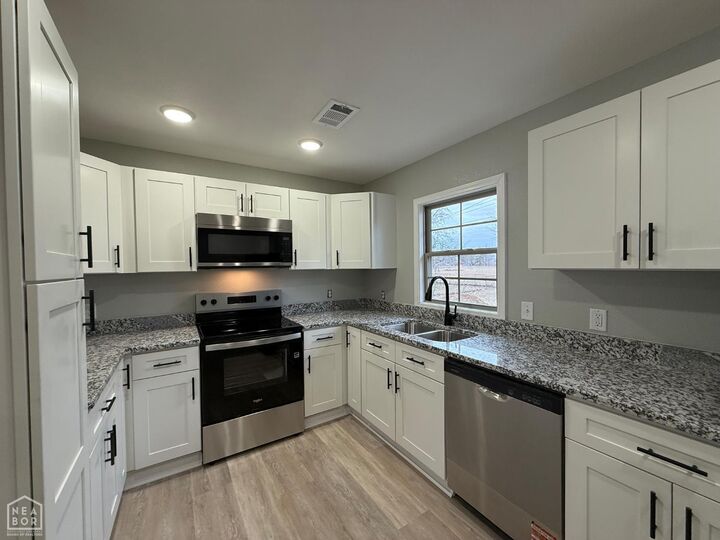 Property Photo:  804 Winchester  AR 72438 