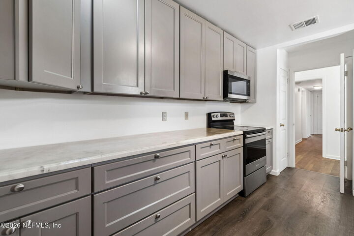 Property Photo:  5550 Darlow Avenue  FL 32277 