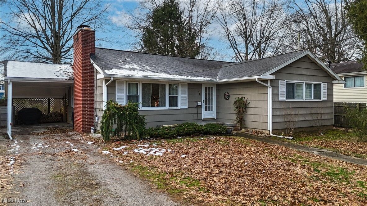 Property Photo:  119 W 4 1/2 Street  WV 26187 