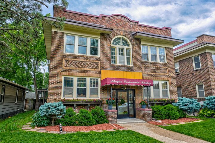 Property Photo:  4720 Nicollet Ave 4  MN 55419 