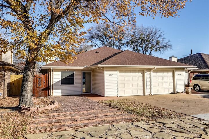 Property Photo:  6517 Oak Forest Court  TX 76112 