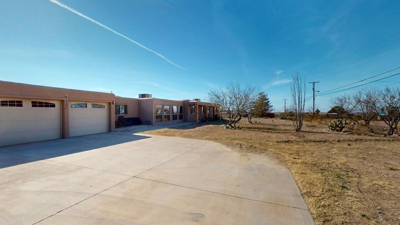 Property Photo:  2100 Ocotillo Dr  NM 88310 