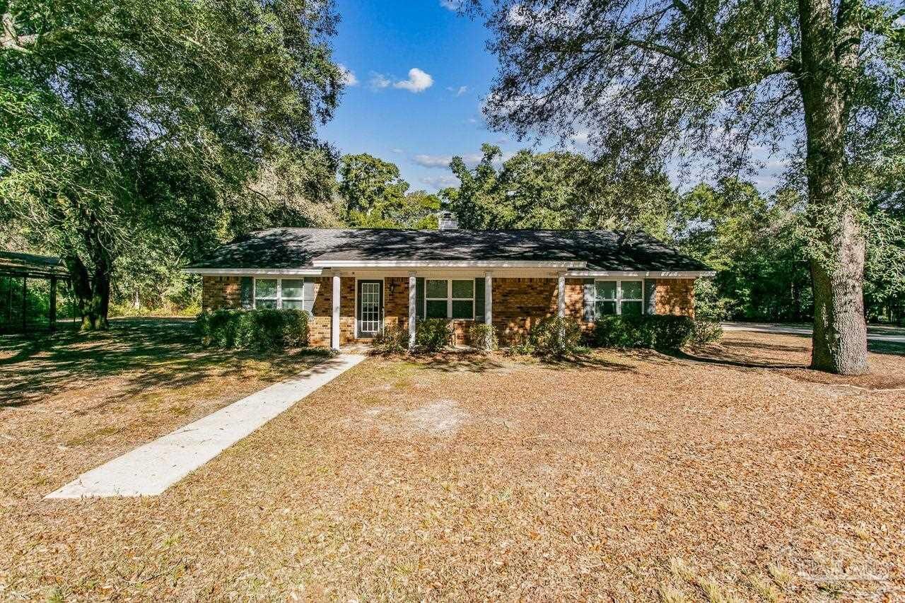 Property Photo: 3206 McLean Ave FL 32514