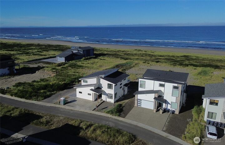 Property Photo: 1409 S Cohasset Crest WA 98595