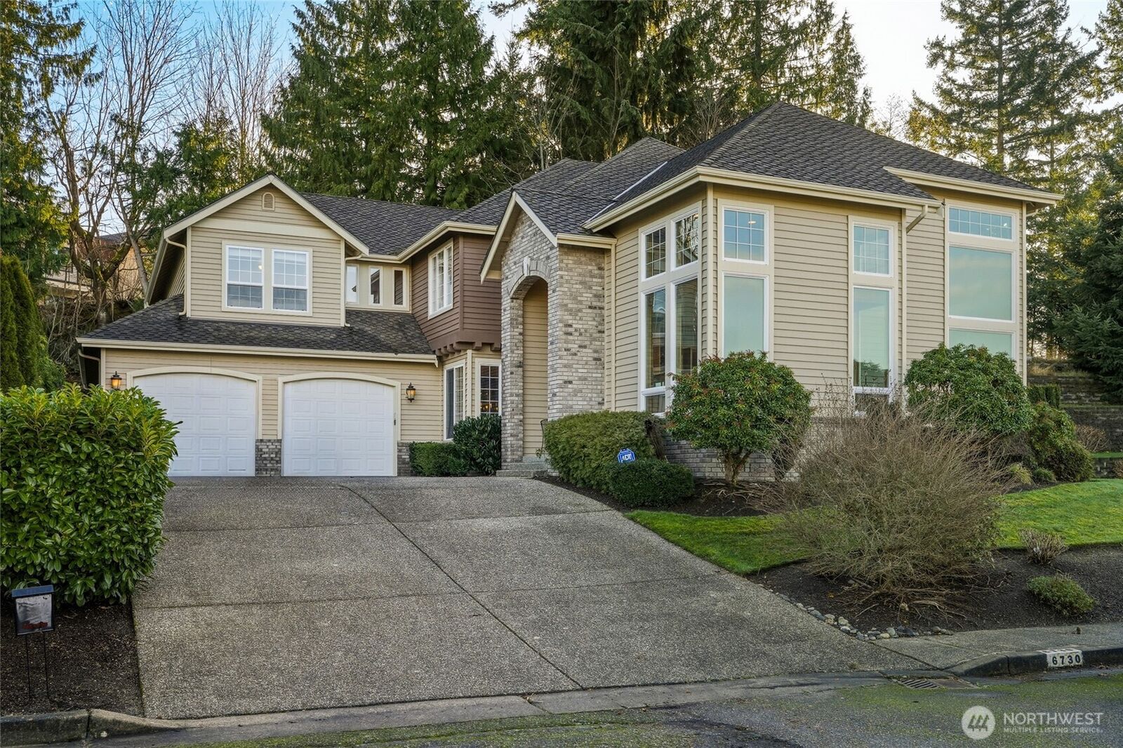 Property Photo:  6730  139th Place SW  WA 98026 