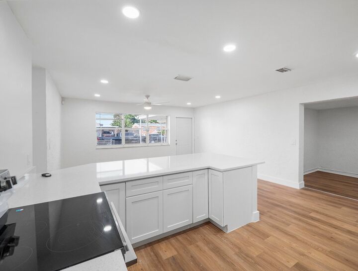 Property Photo: 133 NW 14th Avenue FL 33435