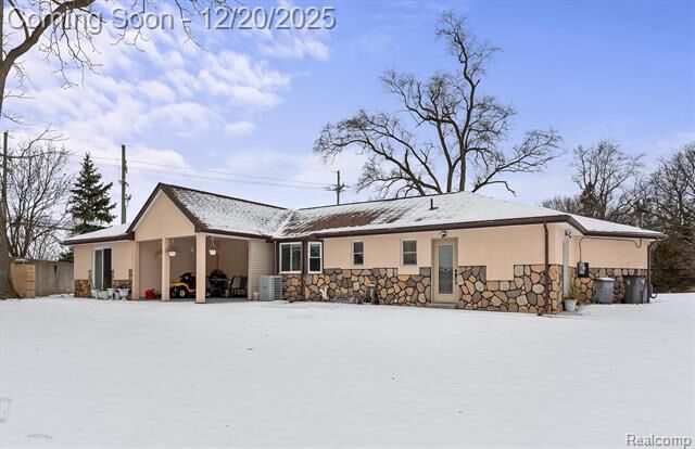 Property Photo:  15500 Millar Road  MI 48036 