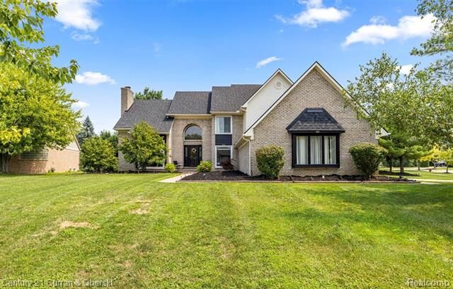 Property Photo:  8140 N Pointe Court  MI 48187 