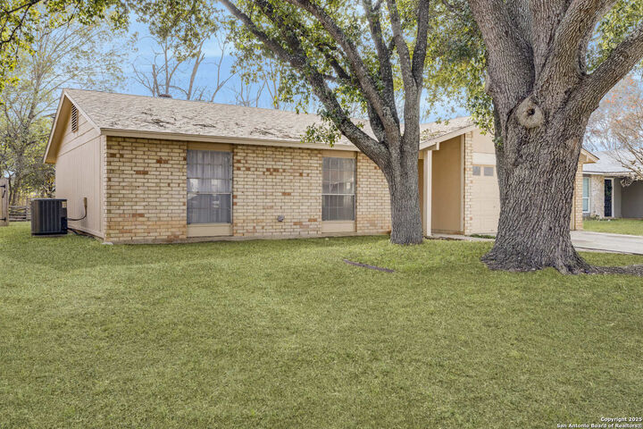 Property Photo: 9446 Cliff Way TX 78250