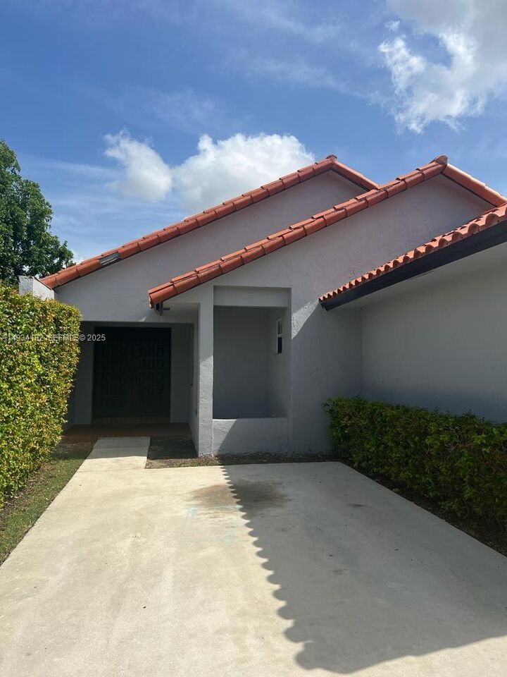 Property Photo:  14333 SW 102nd St 14333  FL 33186 