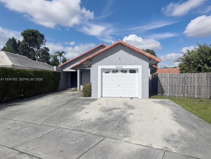 Property Photo: 14333 SW 102nd St 14333 FL 33186