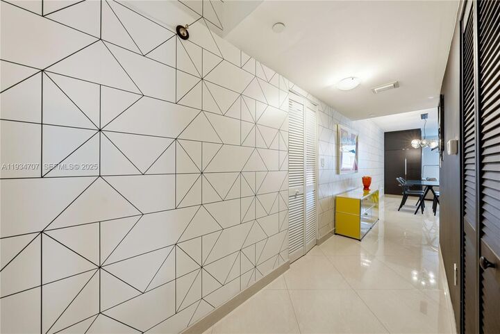 Property Photo:  1532 Drexel Ave 203  FL 33139 