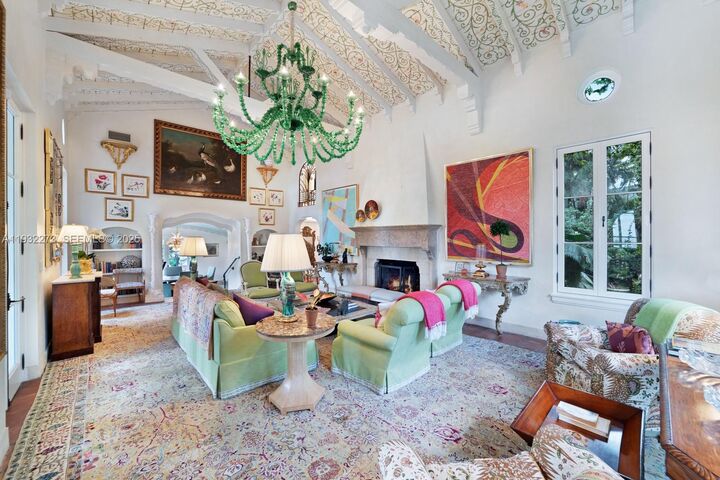 Property Photo:  3467 N Moorings Way  FL 33133 