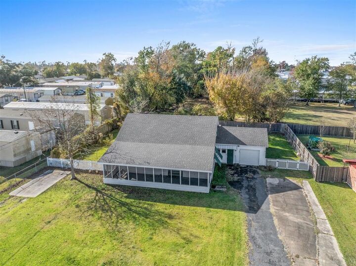 Property Photo:  1005 Shasta Street  LA 70663 