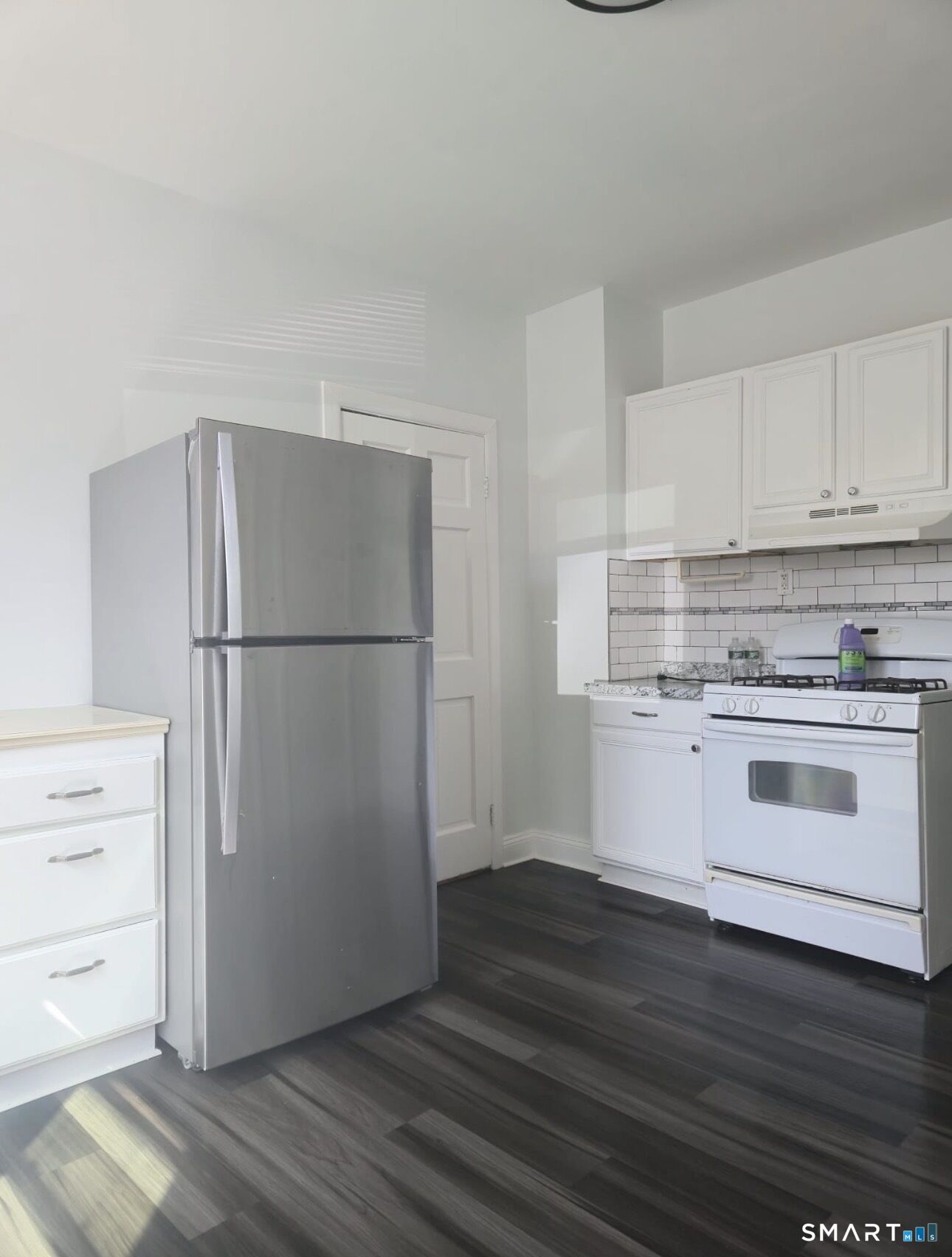 Property Photo:  183 Ely Avenue 1  CT 06854 