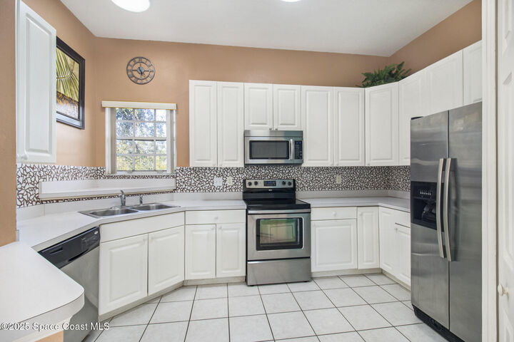 Property Photo: 1633 Derby Lane FL 32935