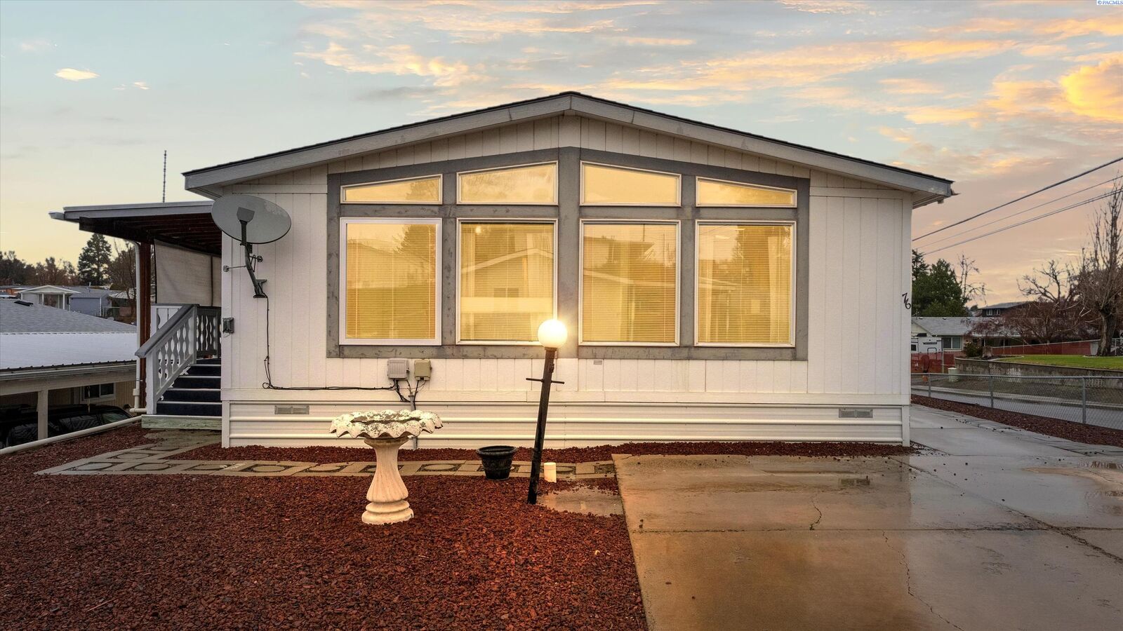 Property Photo:  1200 S Euclid Rd 76  WA 98930 