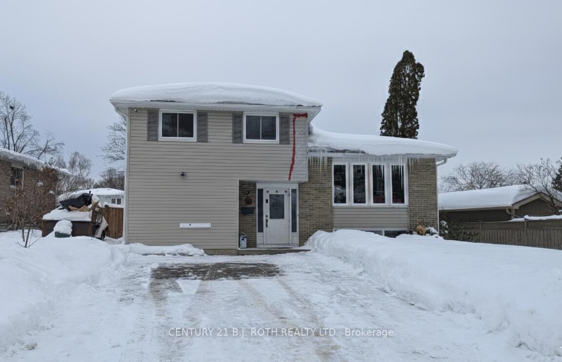 Property Photo:  20 Meadowland Avenue B  ON L4N 2Y4 