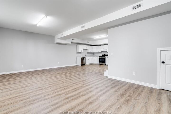 Property Photo:  29 Orange Street 4  ON N8H 1P6 