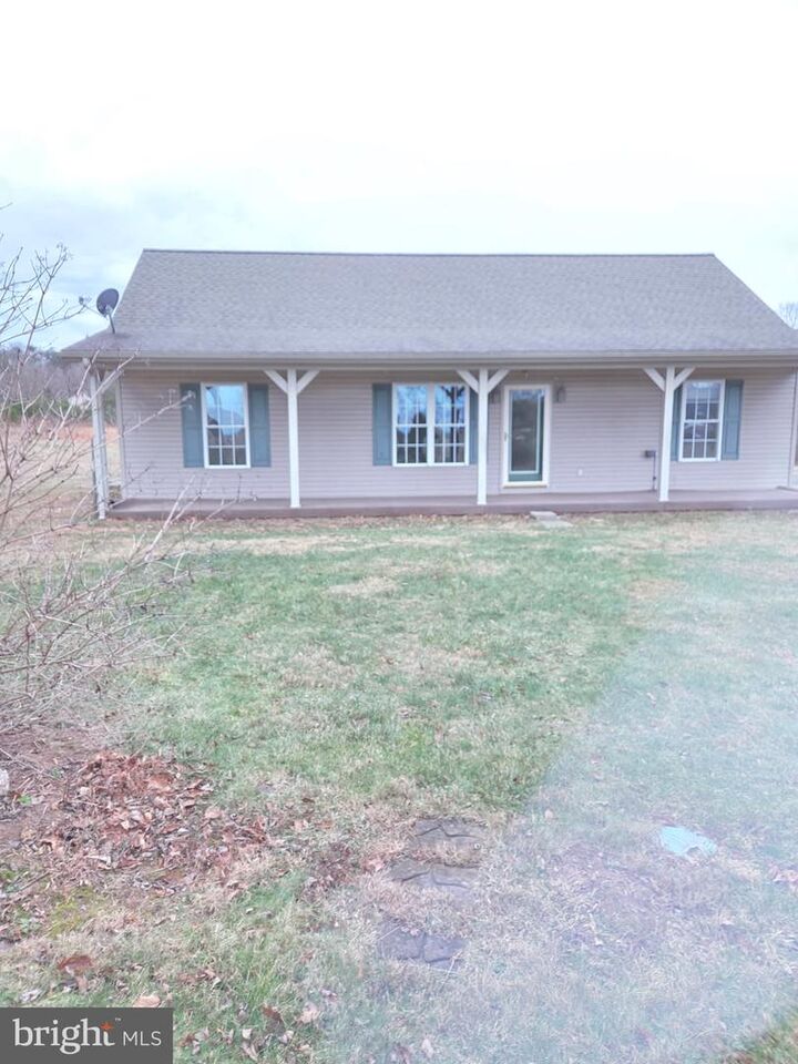 Property Photo:  177 Valentine Road  PA 17037 