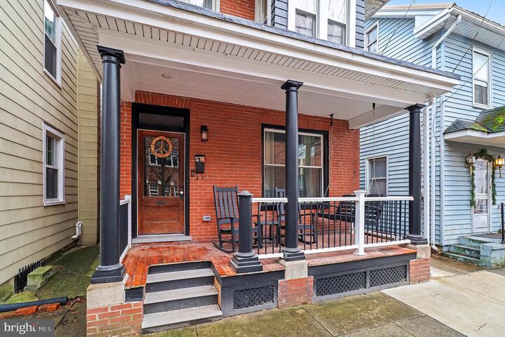 Property Photo:  24 E Orange Street  PA 17543 