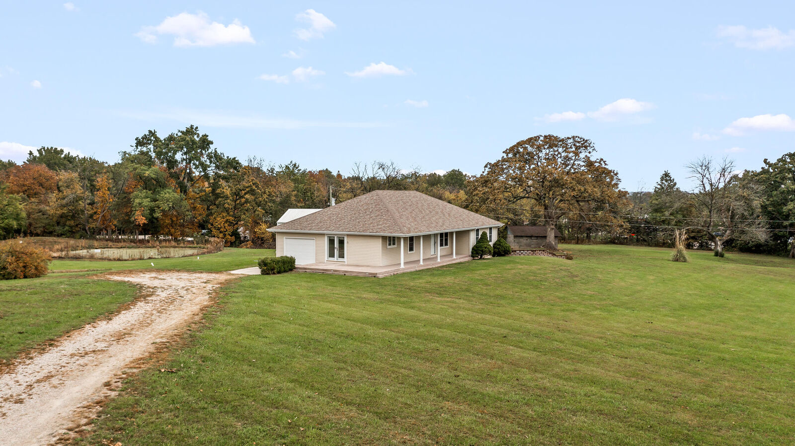 Property Photo: 4370 State Road J MO 65251