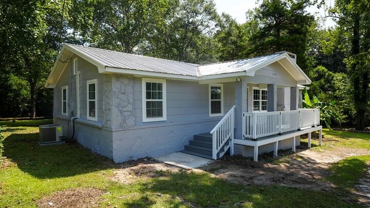 Property Photo:  1755 Lee Road 0430  AL 36877 