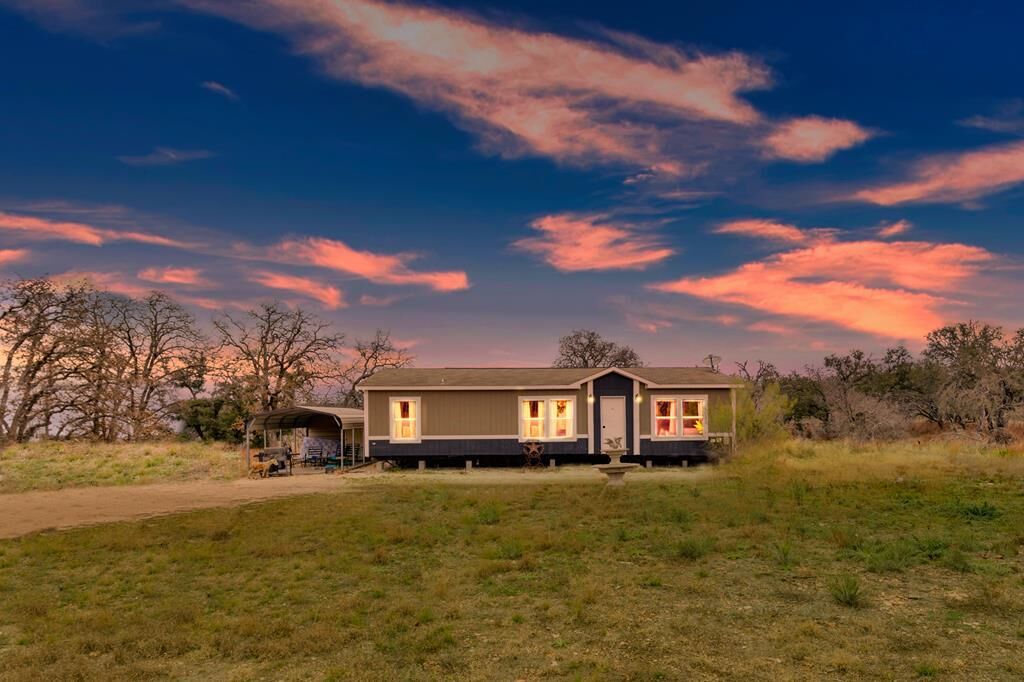 Property Photo:  226 Outland Dr.  TX 78631 