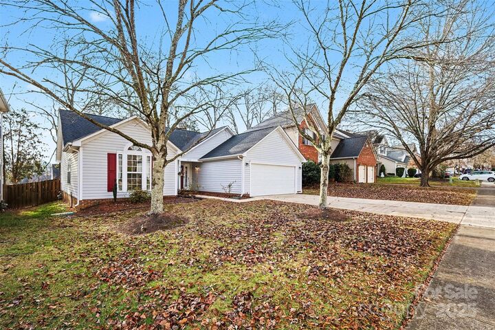 Property Photo:  6652 Allness Glen Lane  NC 28269 