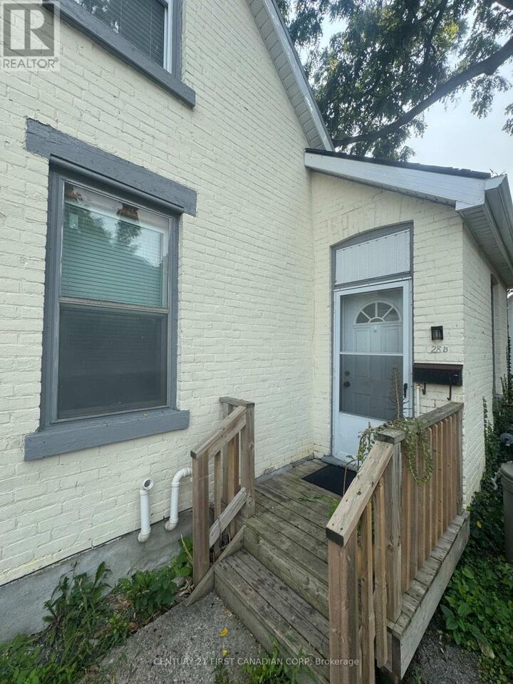 Property Photo:  28 Oxford Street West B  ON N6H 1R3 