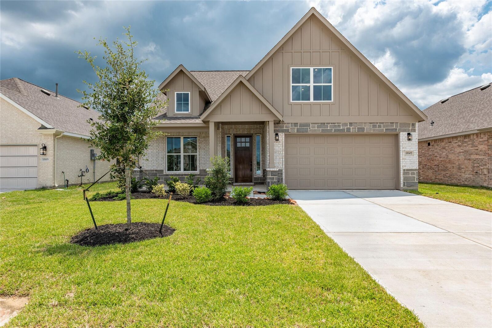 Property Photo:  15307 Laurel Oak Lane  TX 77517 
