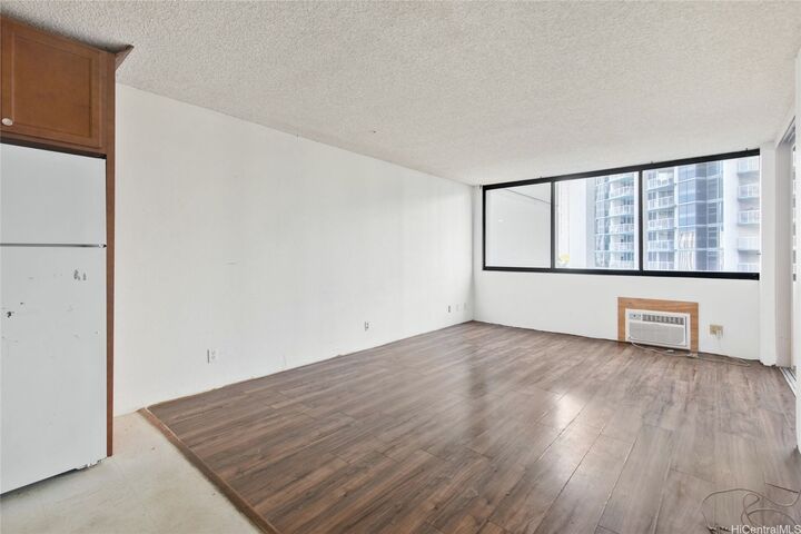 Property Photo:  1255 Nuuanu Avenue E404  HI 96817 