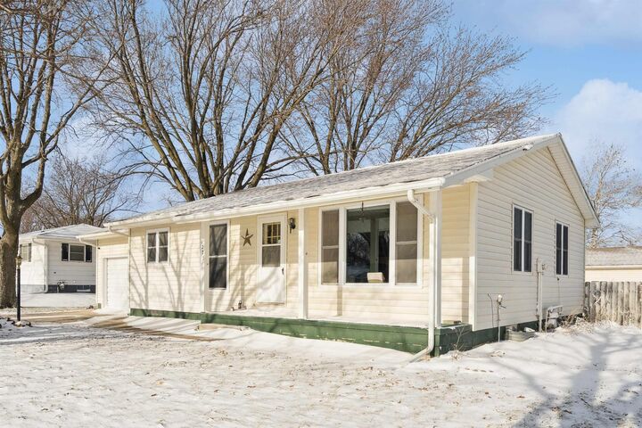 Property Photo:  1275 Hawley Street  IA 50648 