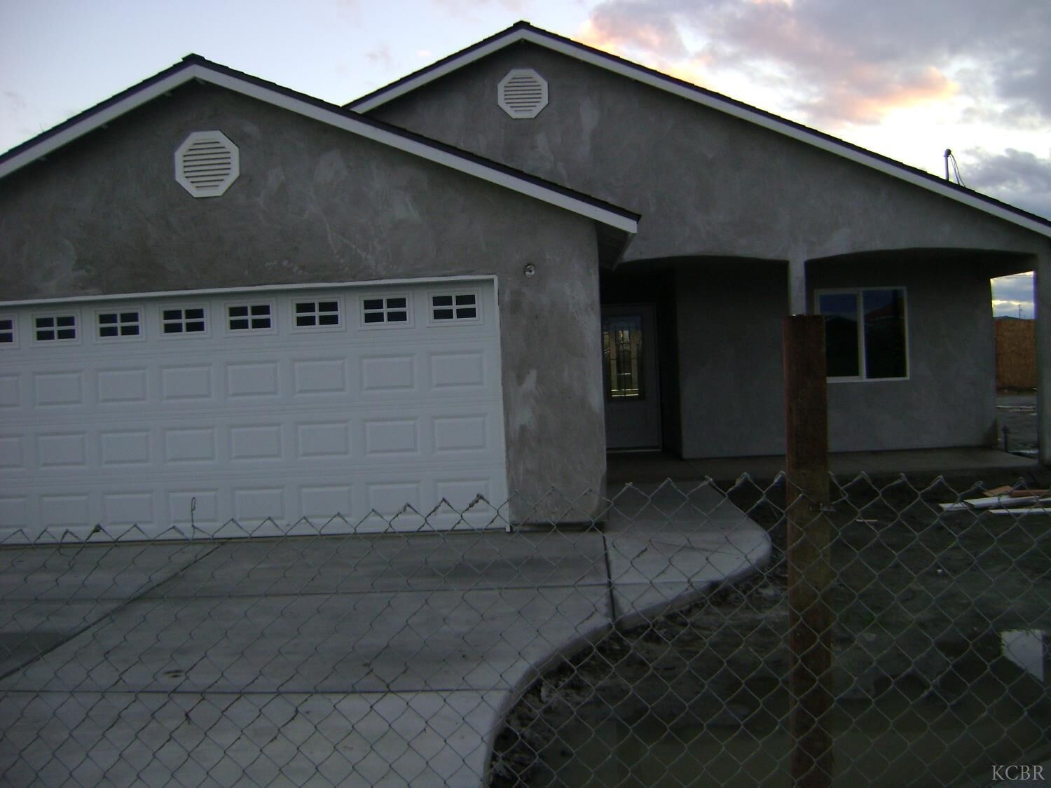 Property Photo:  2615 Gable Avenue  CA 93212 