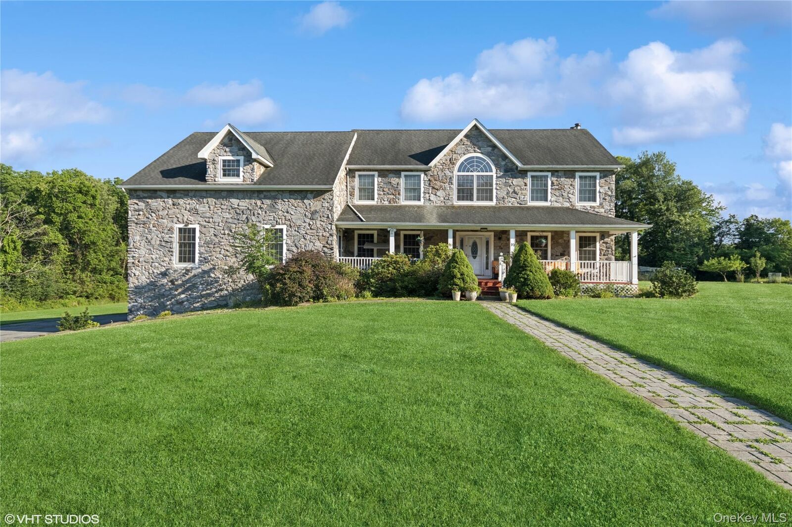 Property Photo: 10 Willys Court NY 12575