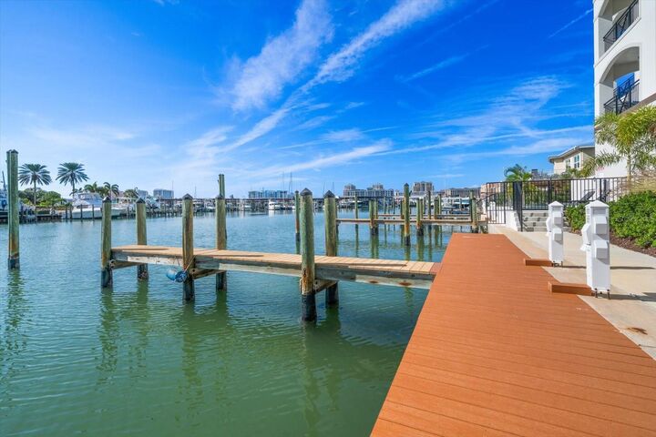 Property Photo:  211 Dolphin Point 2  FL 33767 