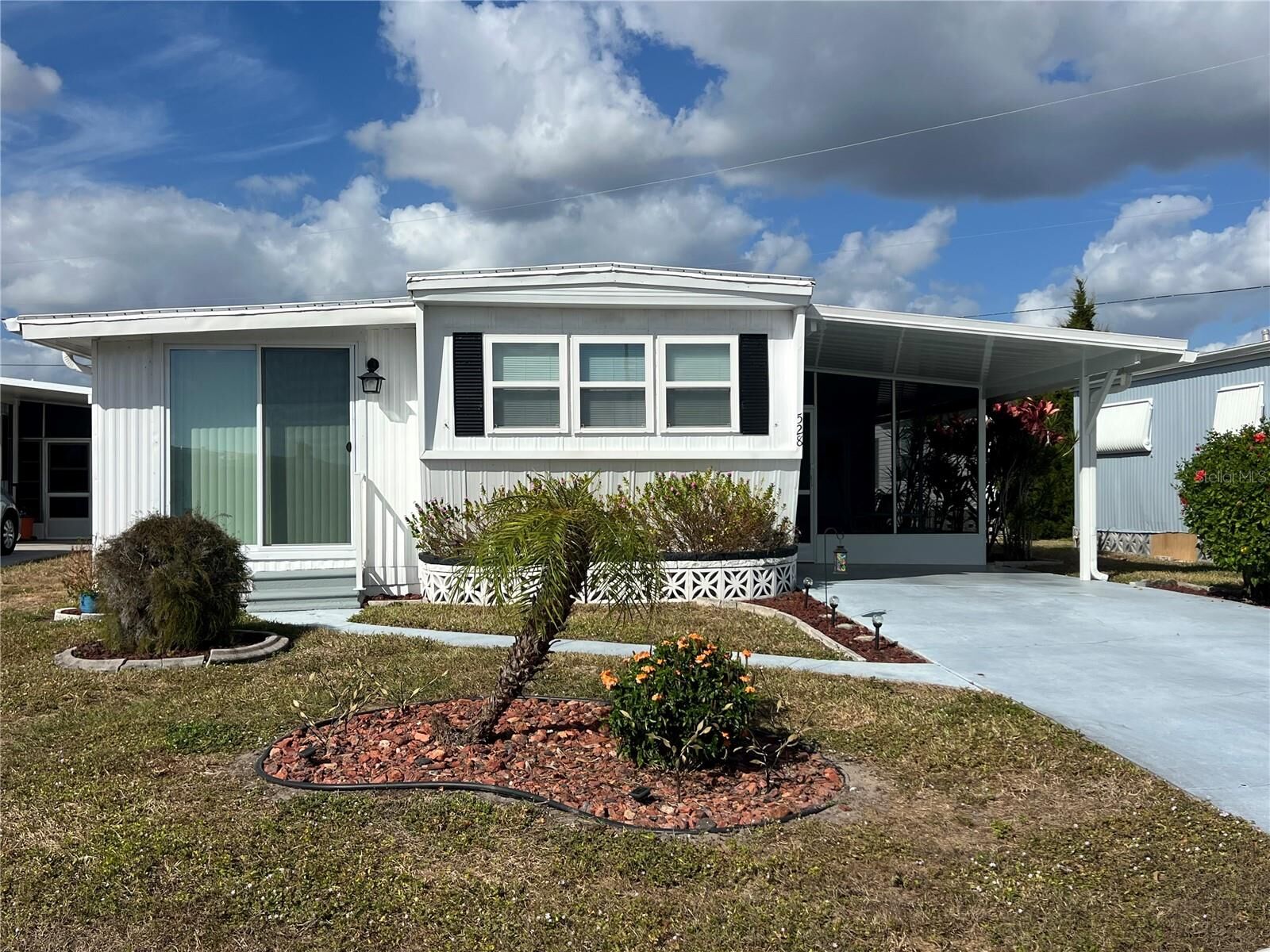 Property Photo:  528 Blackburn Boulevard  FL 34287 