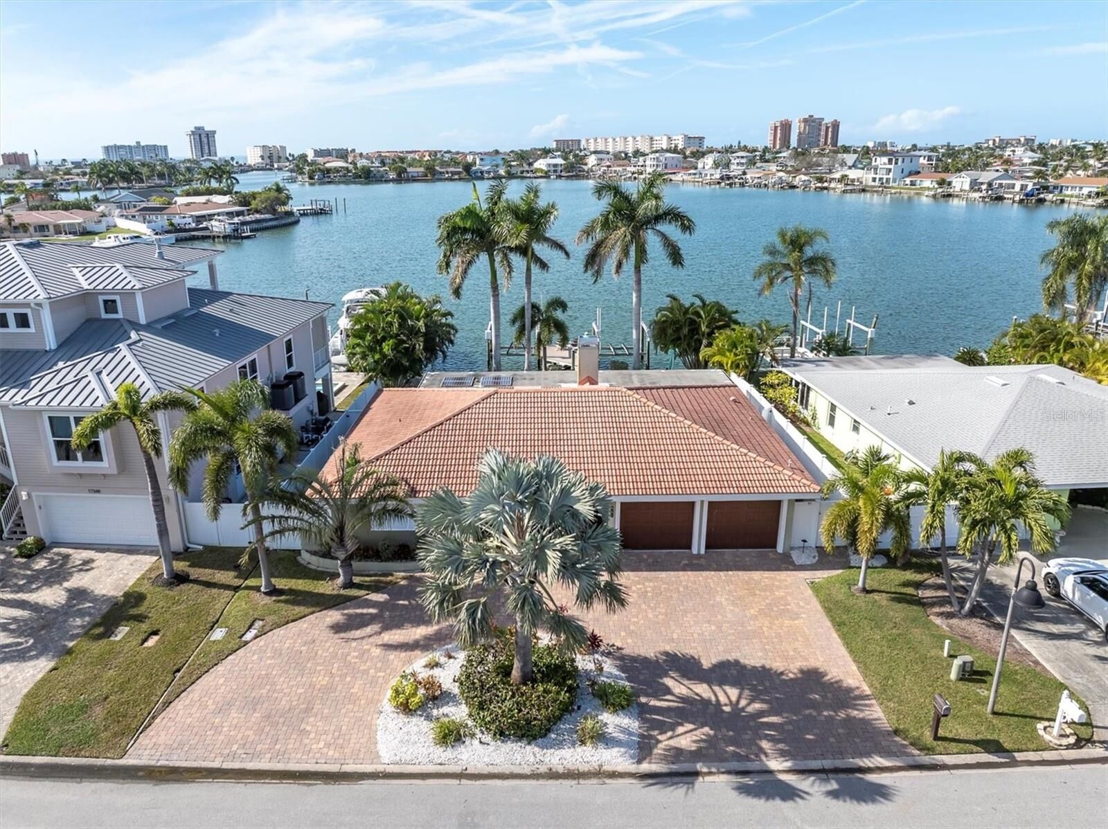Property Photo:  17352 Kennedy Drive  FL 33708 
