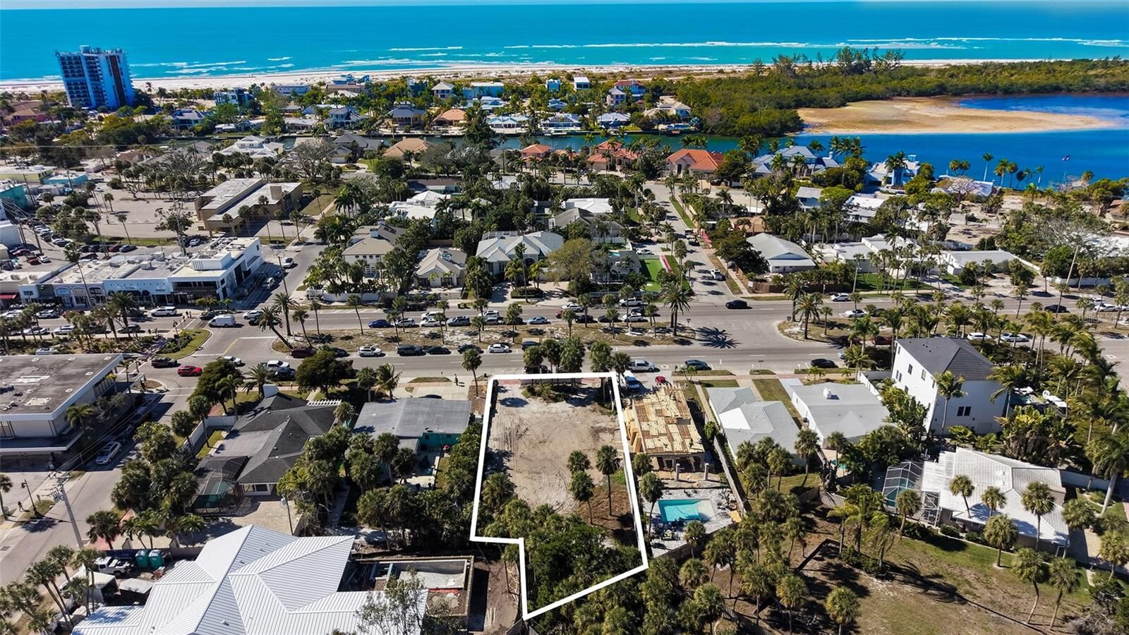 Property Photo: 130 N Blvd Of The Presidents FL 34236